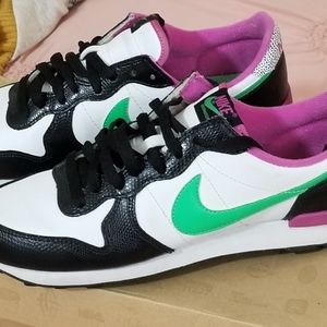 women's Nike shoes